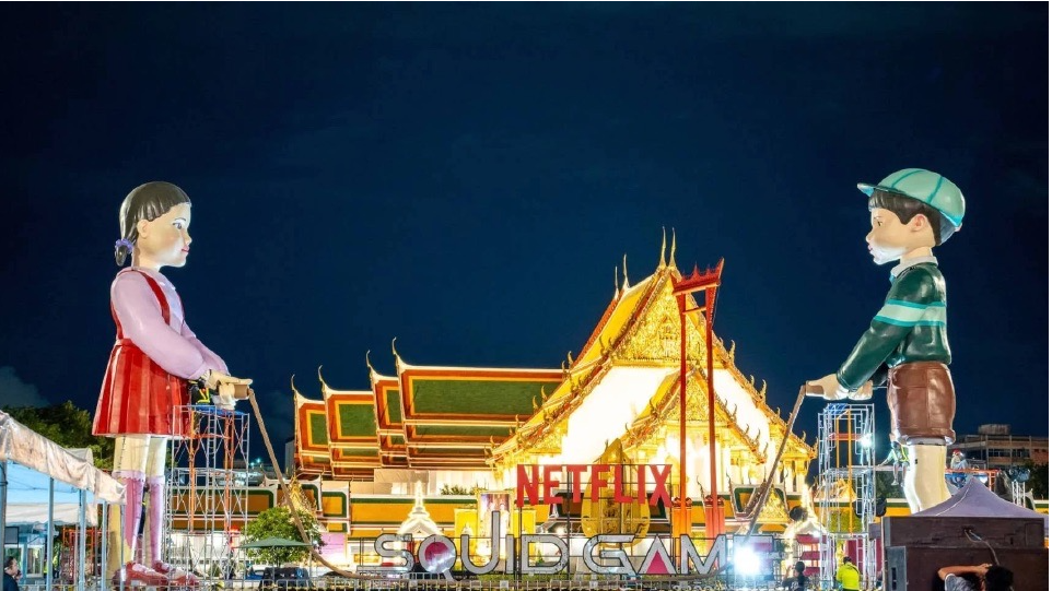 果博东方福布斯公司巨型小黄鸭遇见《鱿鱼游戏》爆火娃娃 曼谷今夏最萌组合上线  (图5)